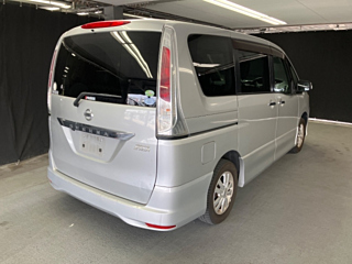 NISSAN SERENA 2011