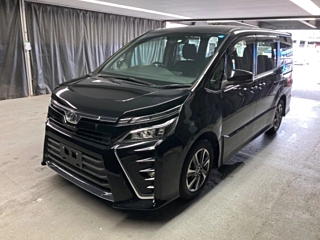 TOYOTA VOXY 2017