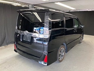 TOYOTA VOXY 2017