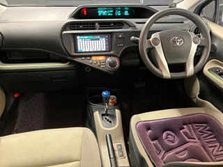 TOYOTA AQUA 2012
