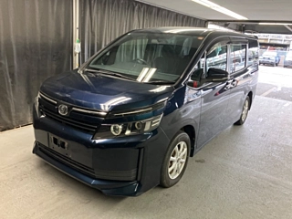 TOYOTA VOXY 2014