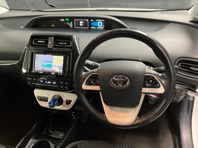 TOYOTA PRIUS 2019