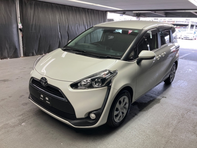 TOYOTA SIENTA 2017