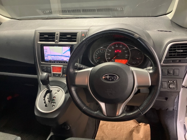 SUBARU TREZIA 2011