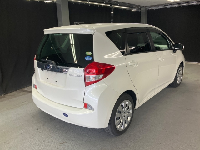 SUBARU TREZIA 2011
