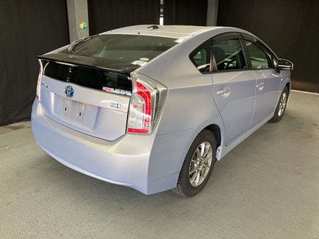 TOYOTA PRIUS 2015