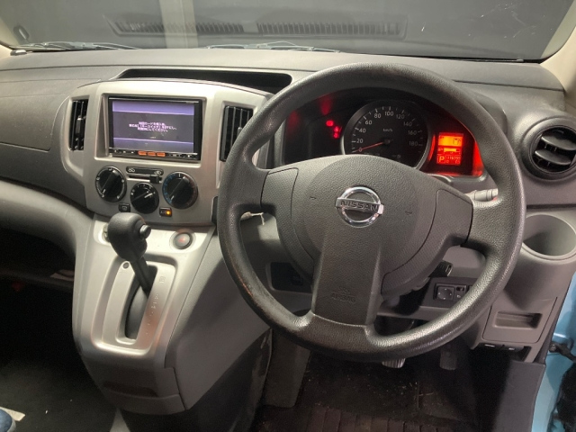 NISSAN NV200 2013