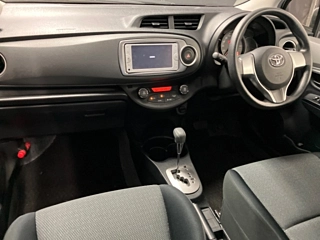 TOYOTA VITZ 2012