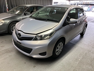 TOYOTA VITZ 2012