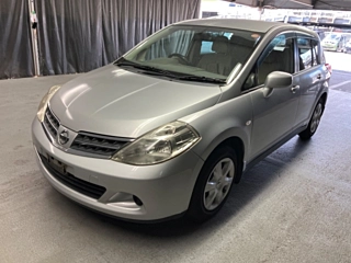 NISSAN TIIDA 2011