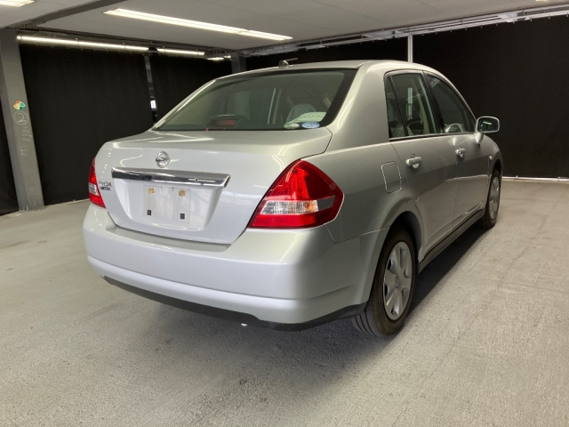 NISSAN TIIDA LATIO 2011
