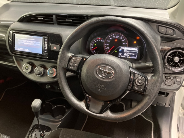TOYOTA VITZ 2018