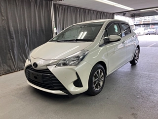TOYOTA VITZ 2018