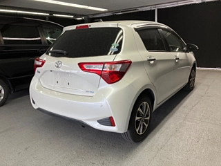 TOYOTA VITZ 2018