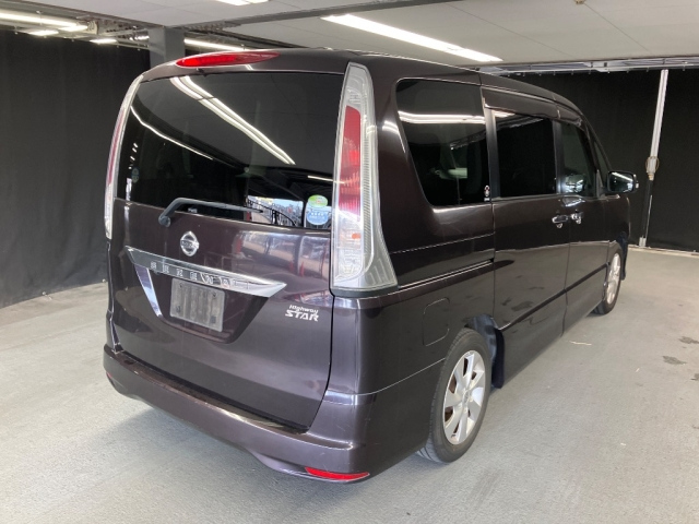 NISSAN SERENA 2011
