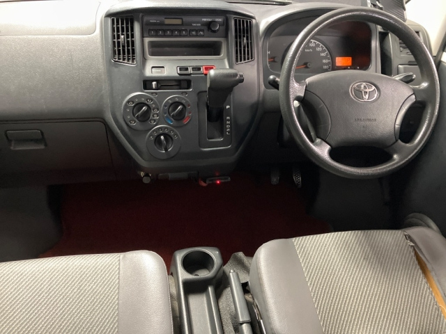 TOYOTA LITE ACE VAN 2010