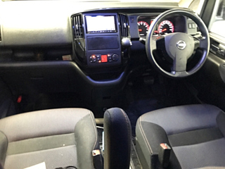 NISSAN SERENA 2010