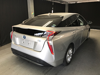 TOYOTA PRIUS 2018