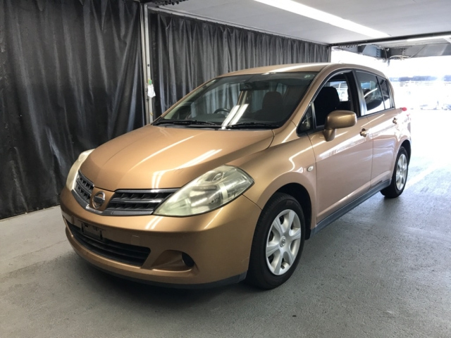 NISSAN TIIDA 2010