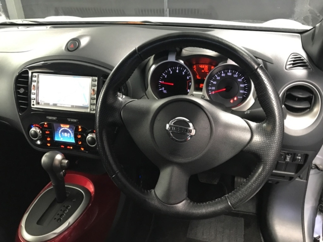 NISSAN JUKE 2011