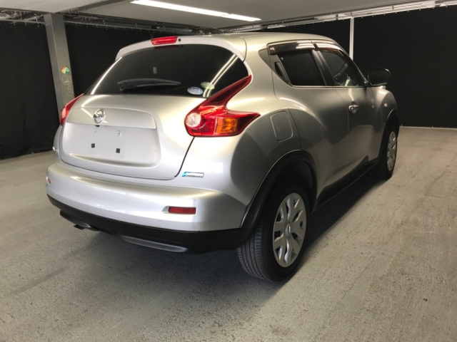NISSAN JUKE 2011