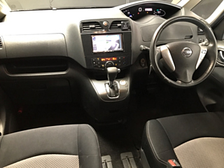 NISSAN SERENA 2011