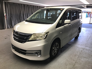 NISSAN SERENA 2011