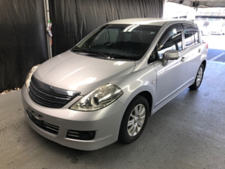NISSAN TIIDA 2011
