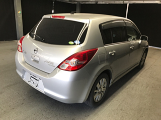 NISSAN TIIDA 2011