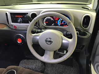 NISSAN CUBE 2010