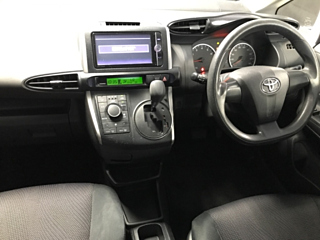 TOYOTA WISH 2012
