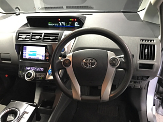 TOYOTA PRIUS ALPHA 2012