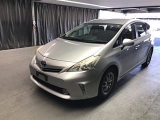 TOYOTA PRIUS ALPHA 2012