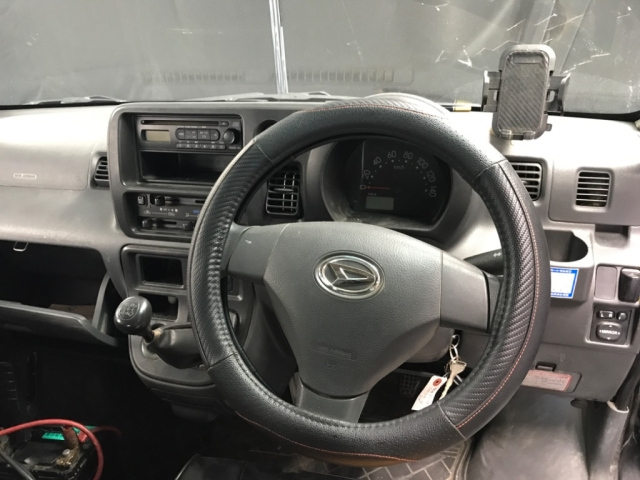 DAIHATSU HIJET VAN 2013