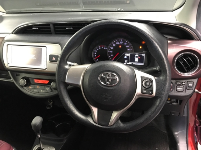 TOYOTA VITZ 2014