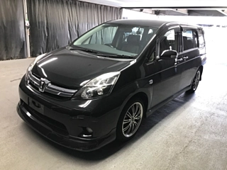 TOYOTA ISIS 2013