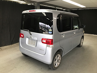 DAIHATSU TANTO 2011