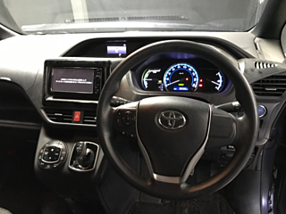 TOYOTA VOXY 2014