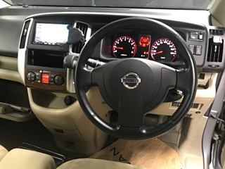 NISSAN SERENA 2010
