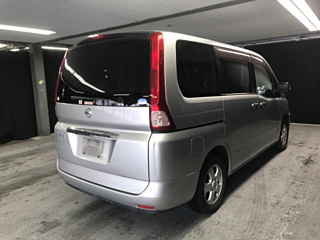 NISSAN SERENA 2010