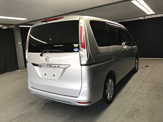 NISSAN SERENA 2011