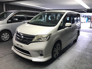 NISSAN SERENA 2010