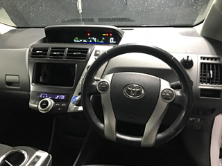 TOYOTA PRIUS ALPHA 2012
