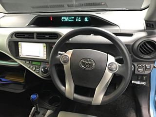 TOYOTA AQUA 2012