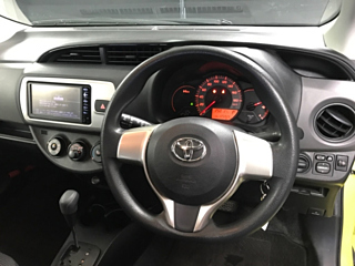 TOYOTA VITZ 2014