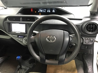 TOYOTA AQUA 2015