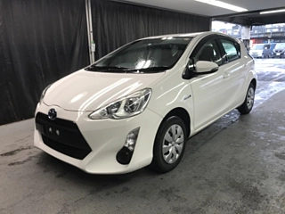 TOYOTA AQUA 2015