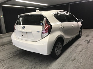 TOYOTA AQUA 2015