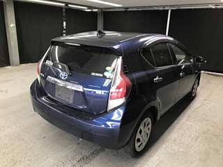 TOYOTA AQUA 2016