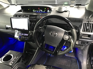 TOYOTA PRIUS ALPHA 2012